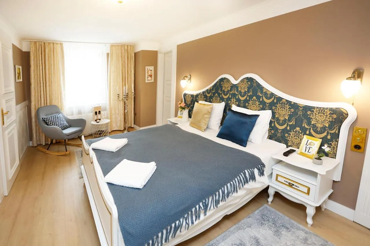 Bed & Breakfast Villabaroque_Eger